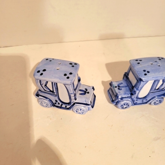 Vintage car's salt & pepper shakers WITH STOPPER'S - Picture 6 of 7